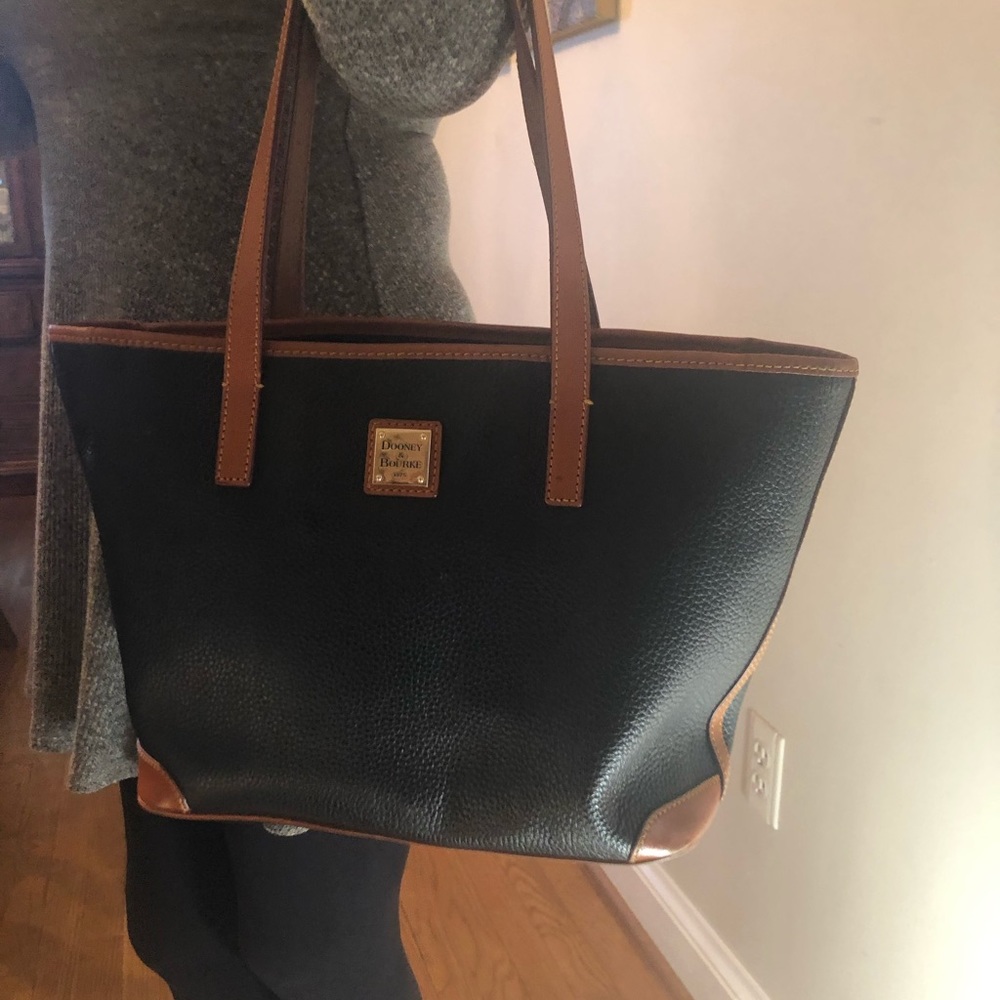 Brand new perfect condition dooney& Bourke handbag